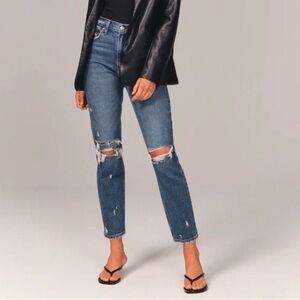 NWT {Abercrombie & Fitch} The Mom high rise jean